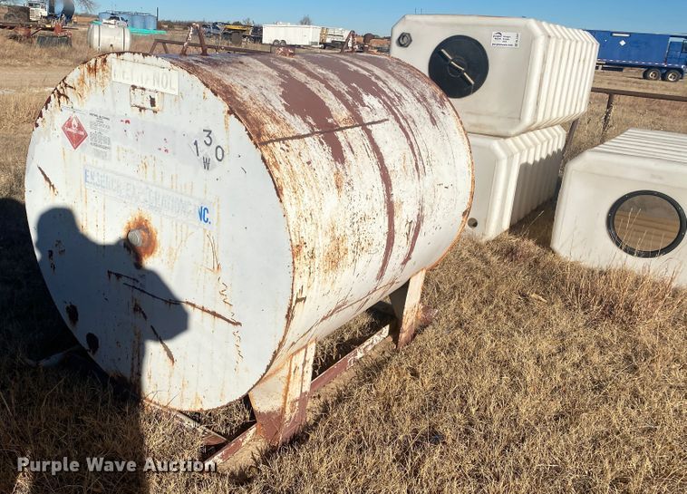 image for item DL1340 (3) fuel tanks