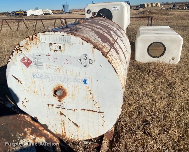 image for item DL1340 (3) fuel tanks