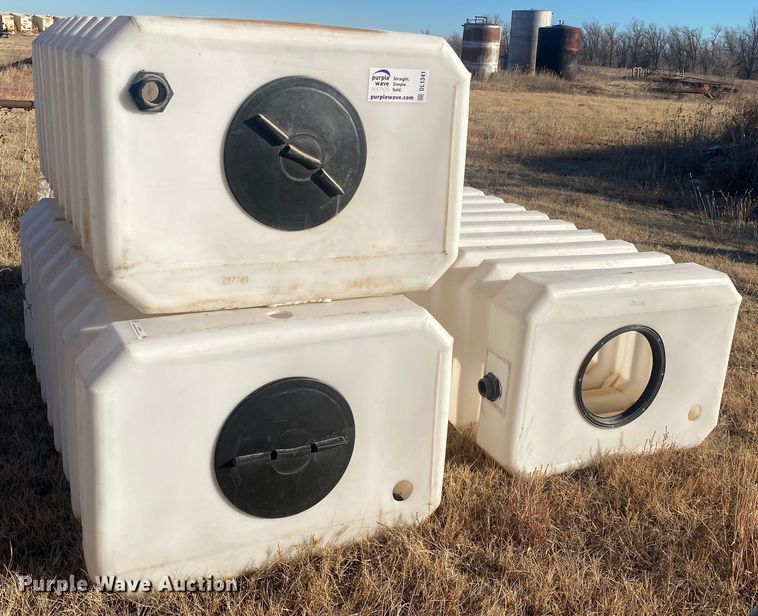 image for item DL1341 (3) poly tanks