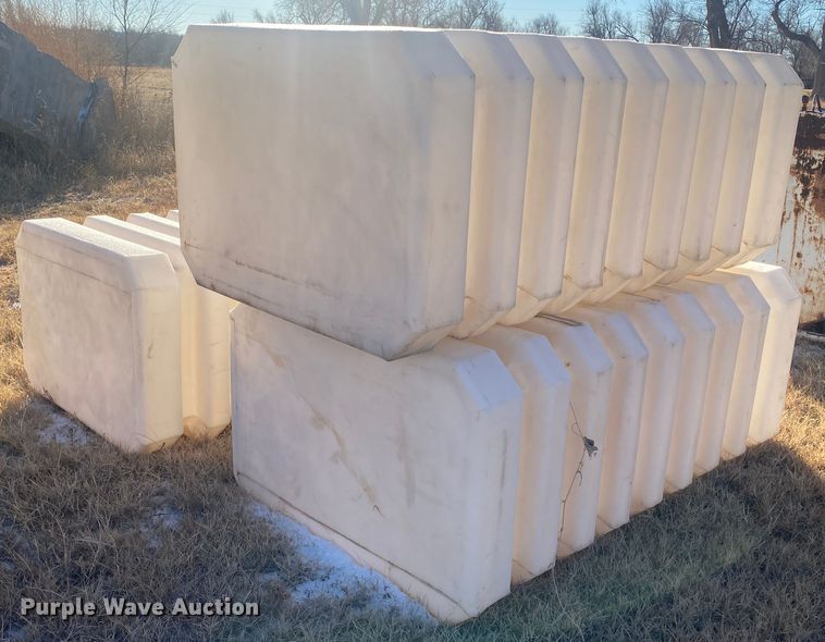 image for item DL1341 (3) poly tanks