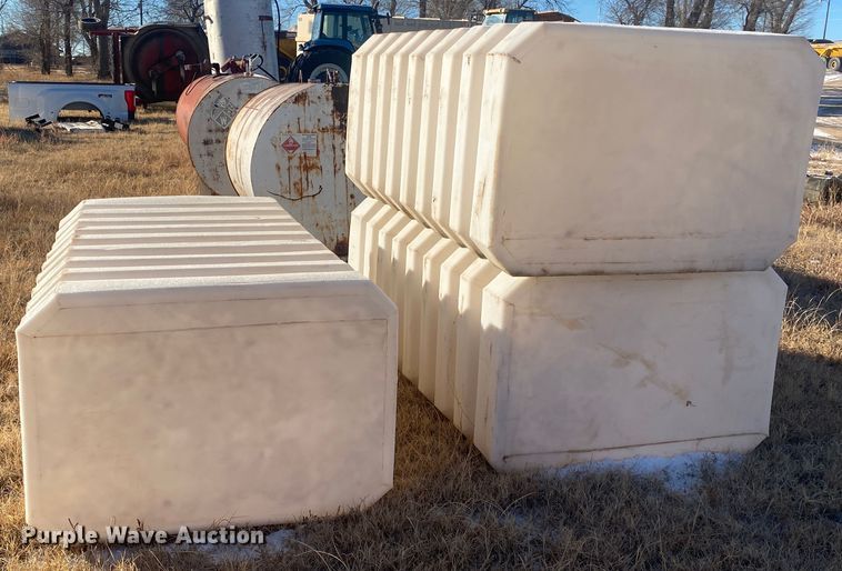 image for item DL1341 (3) poly tanks