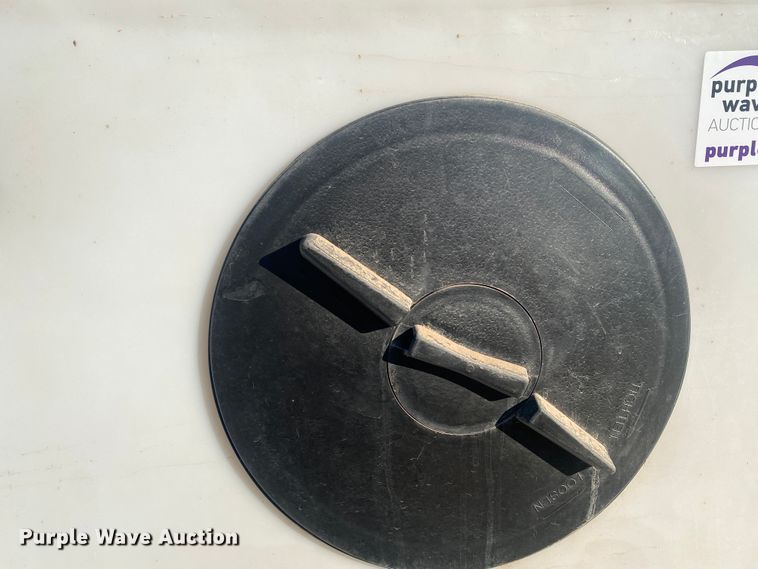 image for item DL1341 (3) poly tanks