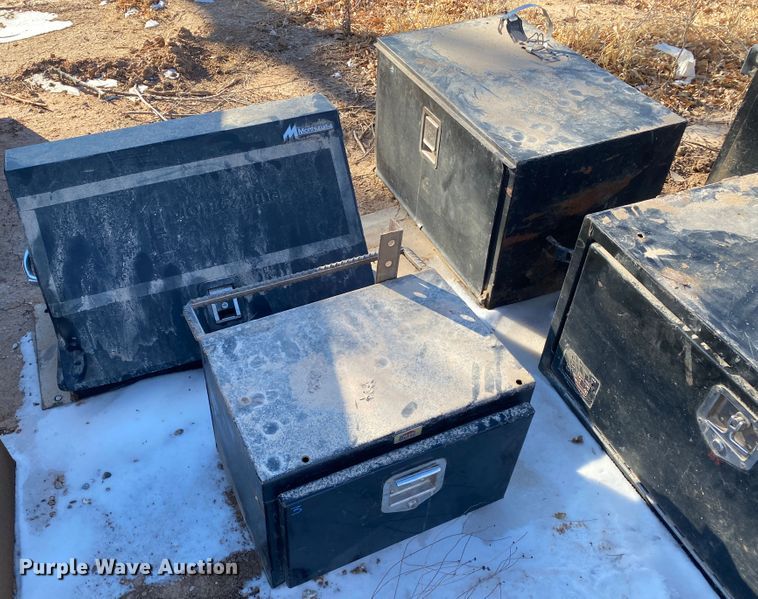 image for item DL1347 Approximately 11 toolboxes