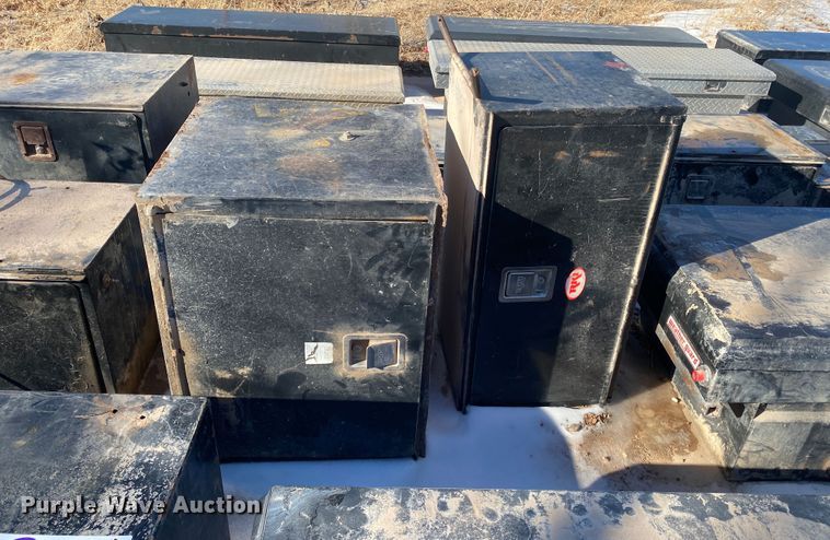 image for item DL1347 Approximately 11 toolboxes