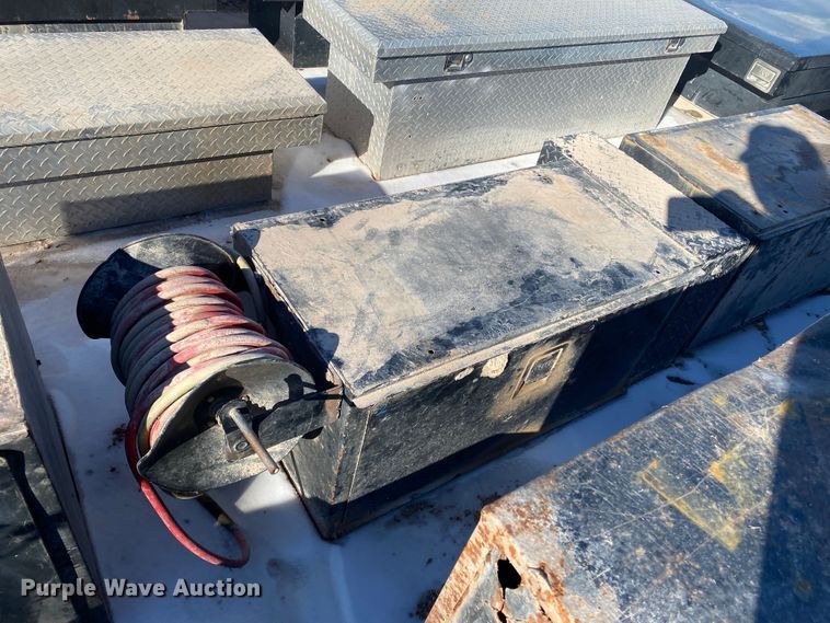 image for item DL1347 Approximately 11 toolboxes