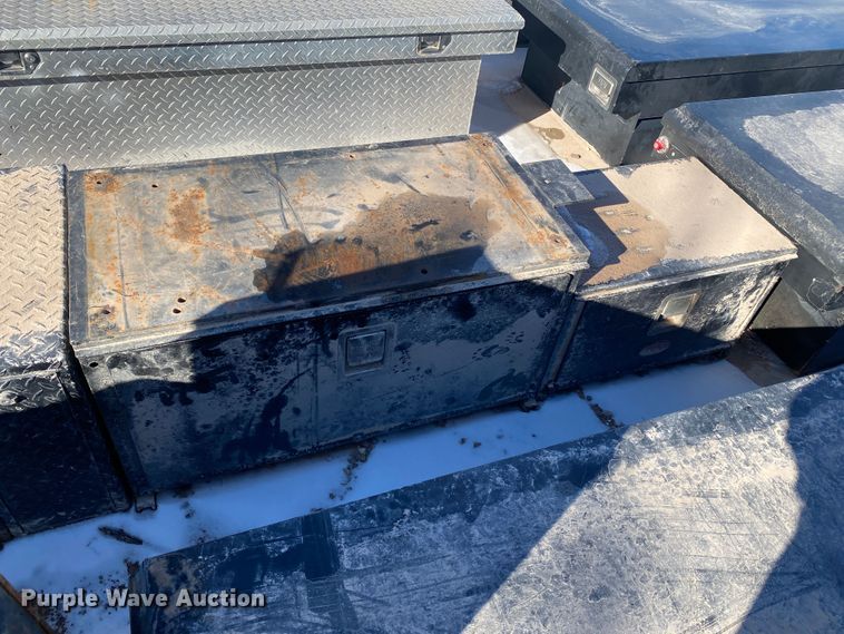 image for item DL1347 Approximately 11 toolboxes