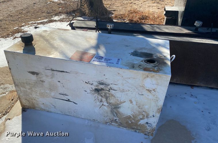 image for item DL1348 (4) fuel tanks