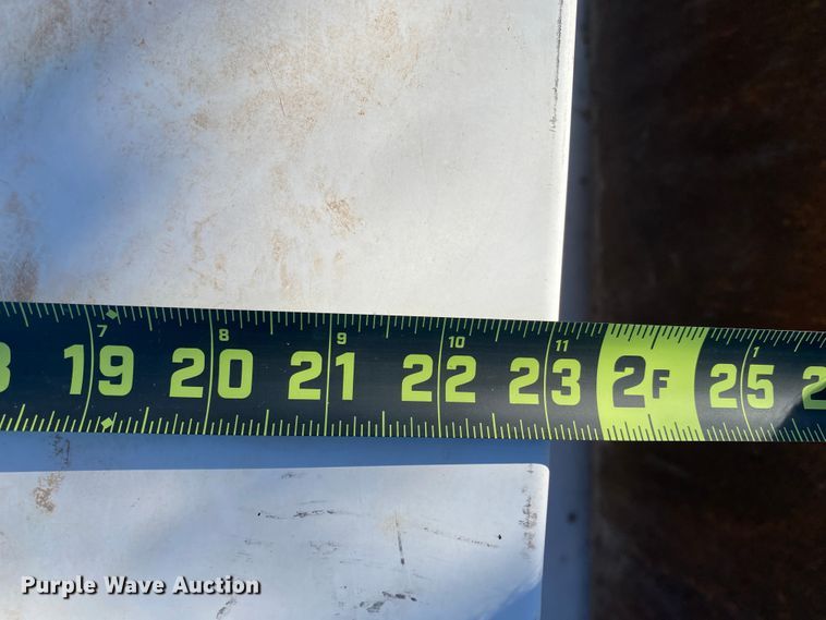 image for item DL1348 (4) fuel tanks