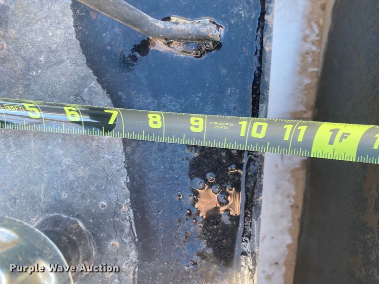 image for item DL1348 (4) fuel tanks