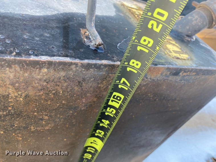 image for item DL1348 (4) fuel tanks