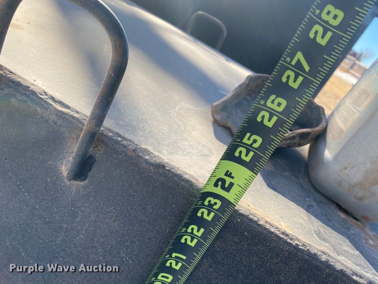 image for item DL1348 (4) fuel tanks