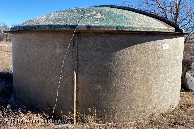 image for item DL1357 Fiberglass tank