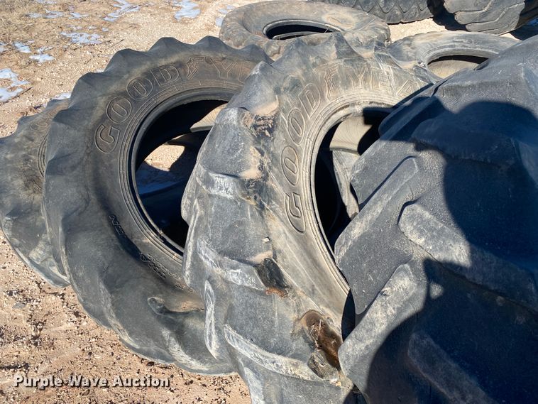 image for item DL1359 Approximately 20 tires