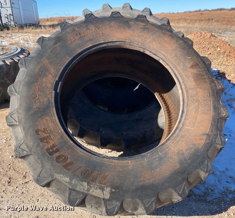 image for item DL1359 Approximately 20 tires
