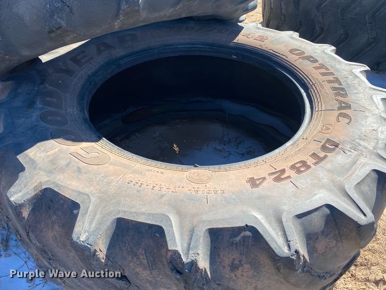 image for item DL1359 Approximately 20 tires