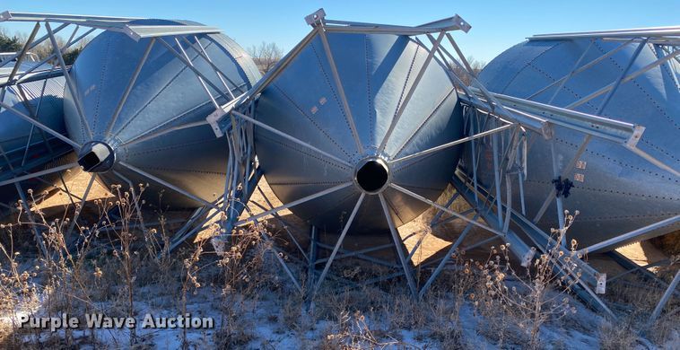 image for item DL1365 (14) grain bins
