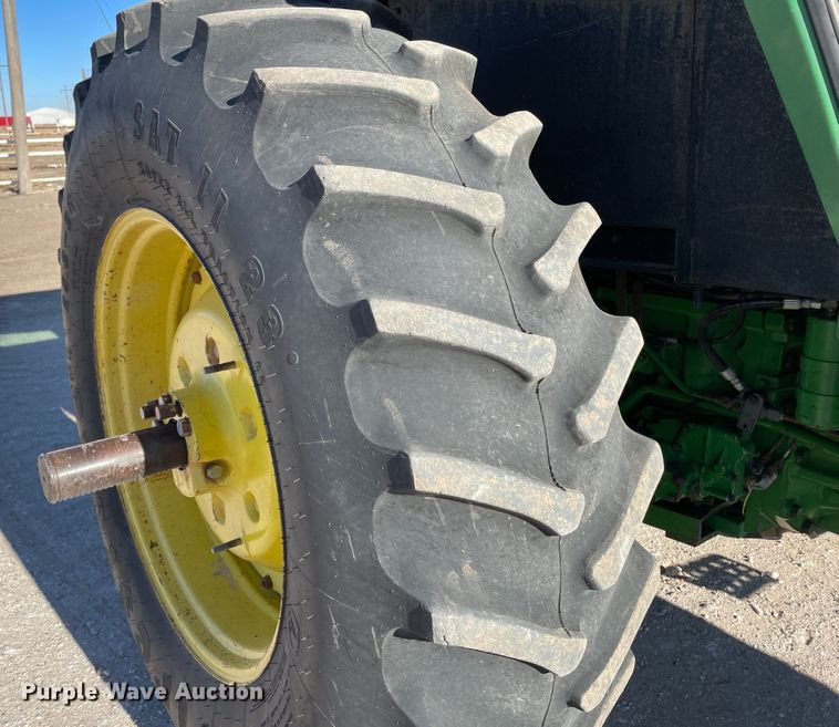 image for item DN0086 1982 John Deere 4640  tractor