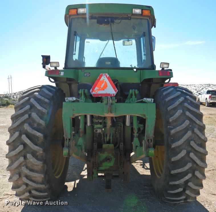 image for item DN0098 2000 John Deere 7810  MFWD tractor