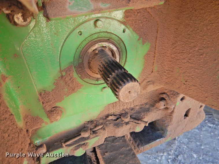 image for item DN0098 2000 John Deere 7810  MFWD tractor