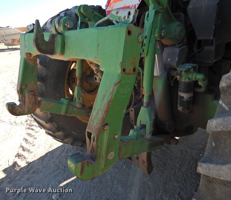 image for item DN0098 2000 John Deere 7810  MFWD tractor