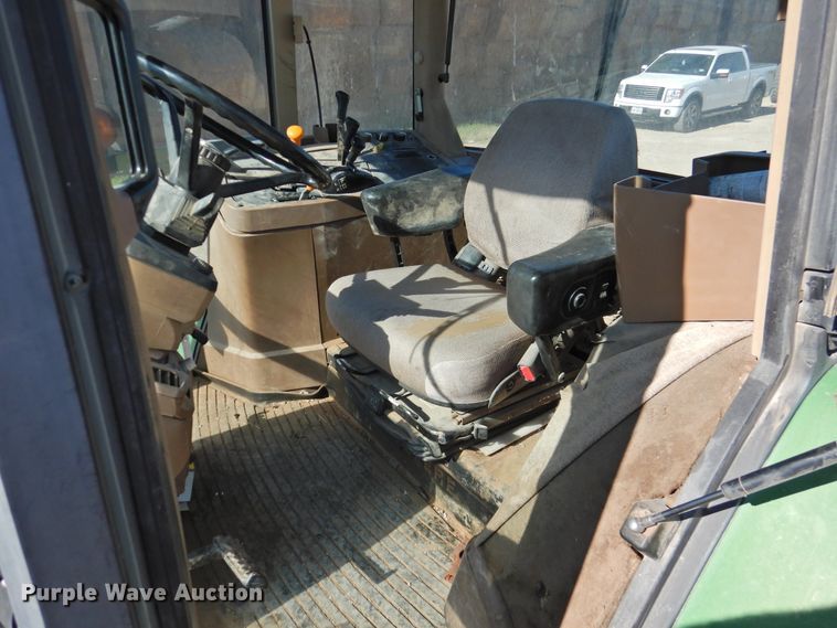 image for item DN0098 2000 John Deere 7810  MFWD tractor