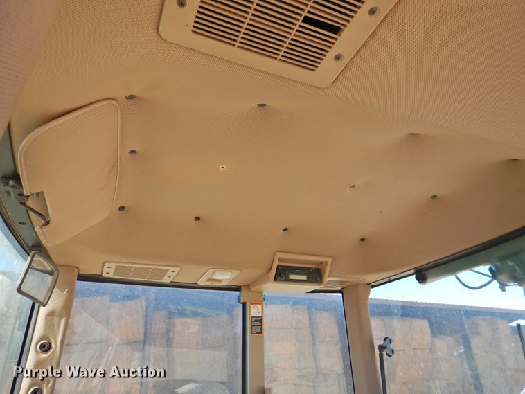 image for item DN0098 2000 John Deere 7810  MFWD tractor