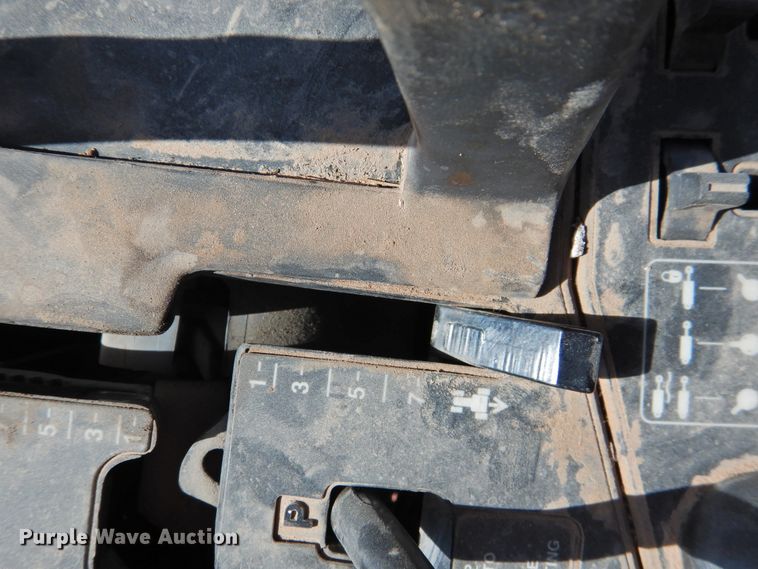 image for item DN0098 2000 John Deere 7810  MFWD tractor