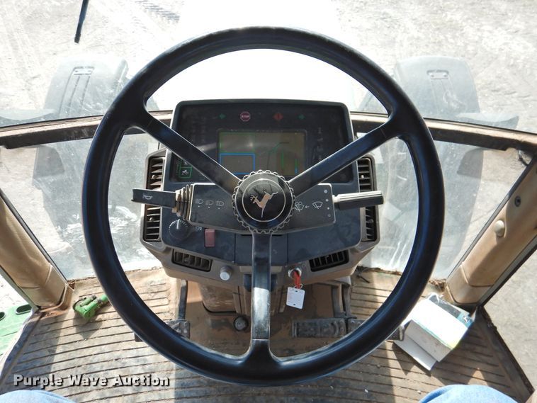 image for item DN0098 2000 John Deere 7810  MFWD tractor