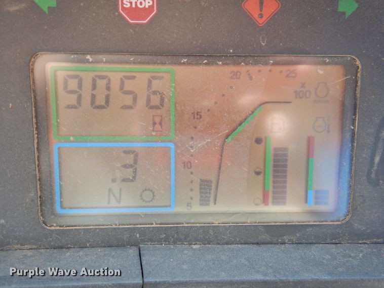 image for item DN0098 2000 John Deere 7810  MFWD tractor