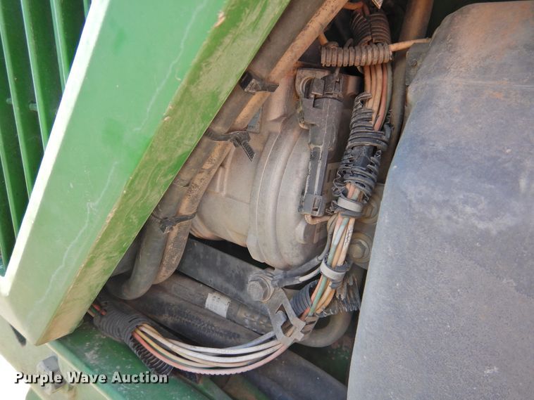 image for item DN0098 2000 John Deere 7810  MFWD tractor