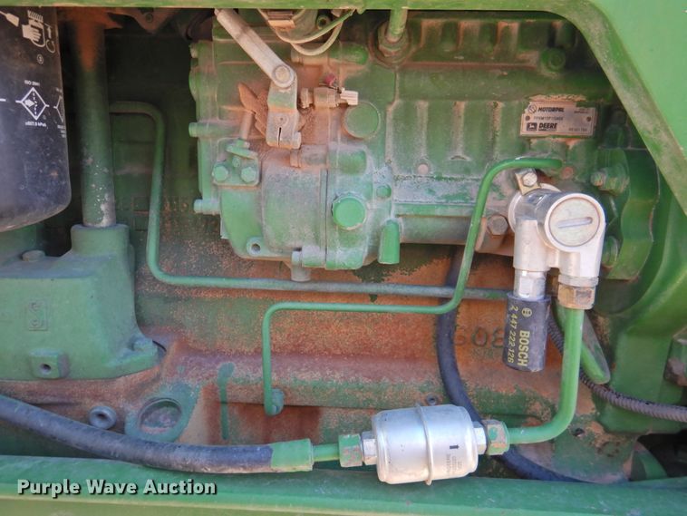 image for item DN0098 2000 John Deere 7810  MFWD tractor