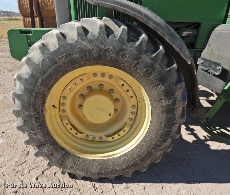 image for item DN0098 2000 John Deere 7810  MFWD tractor