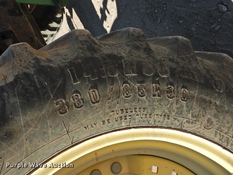 image for item DN0098 2000 John Deere 7810  MFWD tractor