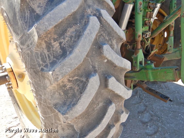 image for item DN0098 2000 John Deere 7810  MFWD tractor