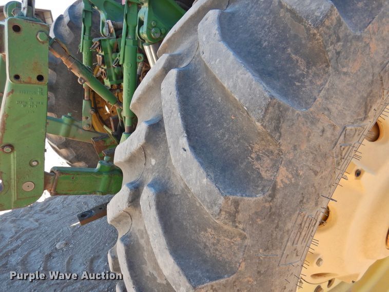 image for item DN0098 2000 John Deere 7810  MFWD tractor