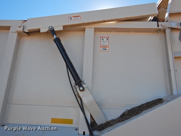 image for item DN0099 Kuhn Knight Prospread PSC171  manure spreader