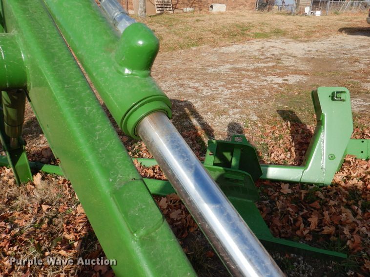 image for item DN2551 John Deere 240  loader