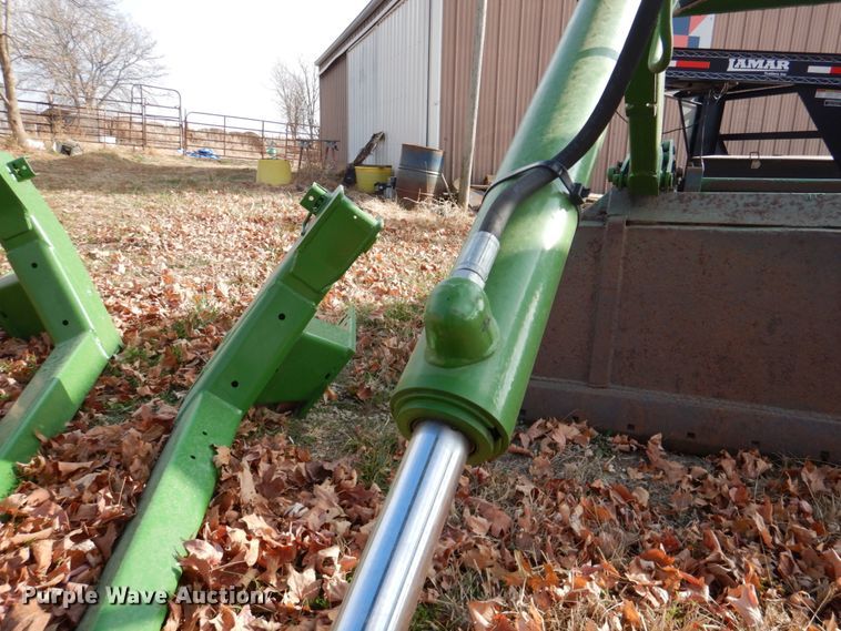 image for item DN2551 John Deere 240  loader