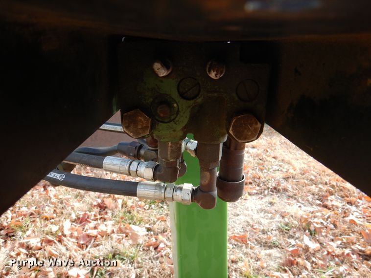 image for item DN2551 John Deere 240  loader