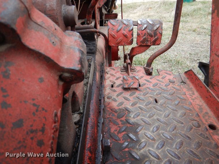 image for item DN2636 1957 Massey-Harris 444  tractor