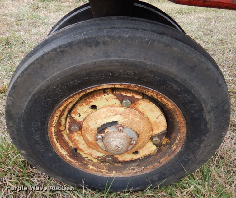 image for item DN2636 1957 Massey-Harris 444  tractor