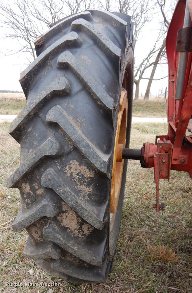 image for item DN2636 1957 Massey-Harris 444  tractor