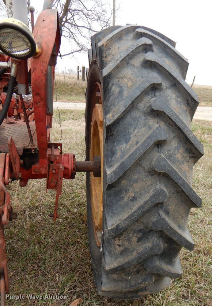 image for item DN2636 1957 Massey-Harris 444  tractor