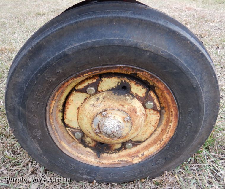 image for item DN2636 1957 Massey-Harris 444  tractor