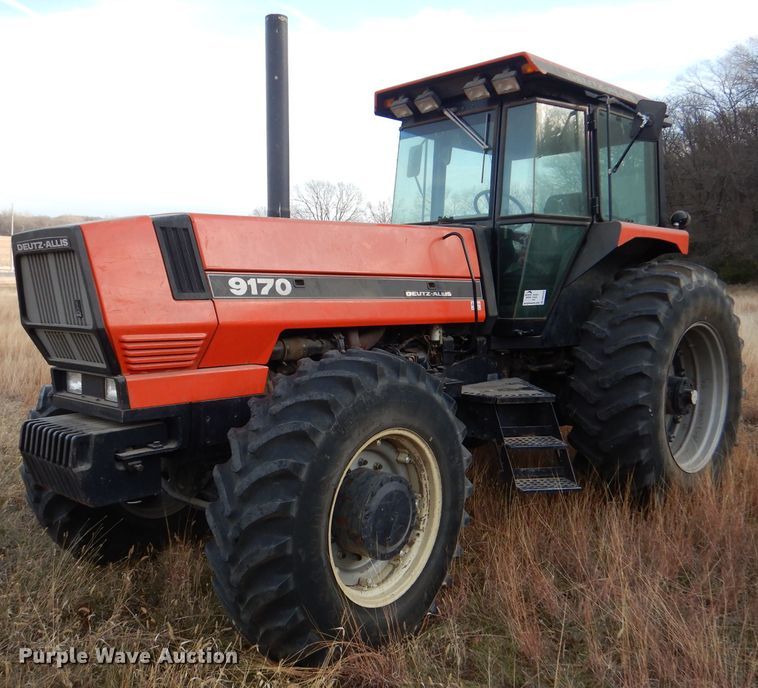 image for item DN5432 1989 Deutz Allis 9170  MFWD tractor