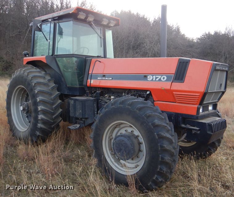 image for item DN5432 1989 Deutz Allis 9170  MFWD tractor