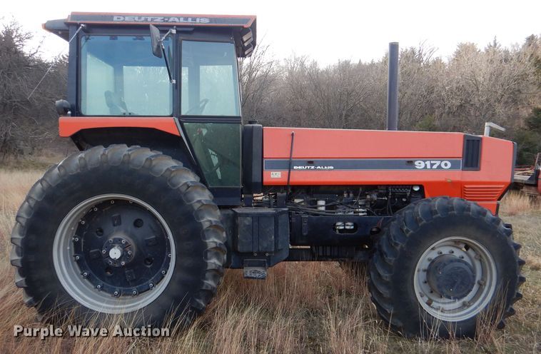 image for item DN5432 1989 Deutz Allis 9170  MFWD tractor