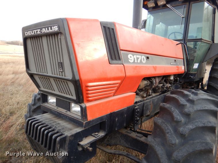 image for item DN5432 1989 Deutz Allis 9170  MFWD tractor