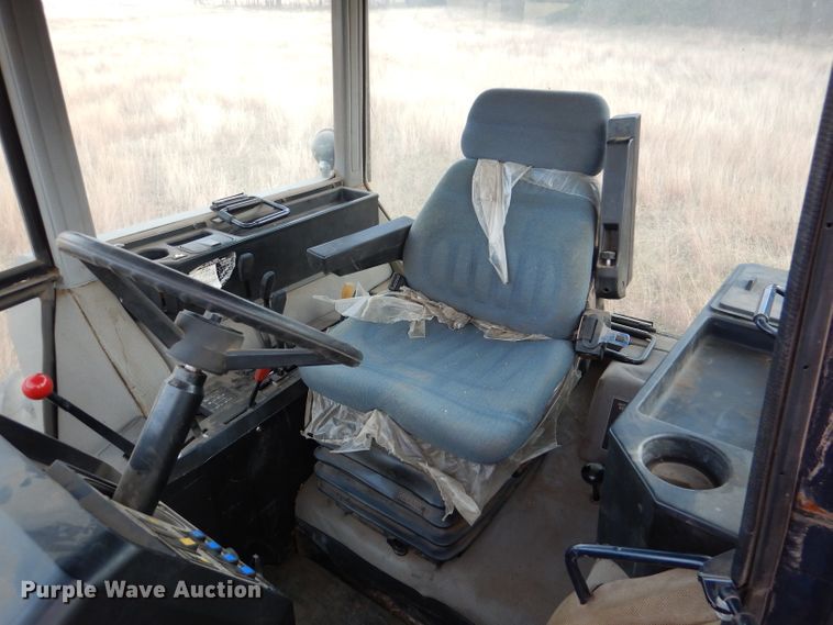 image for item DN5432 1989 Deutz Allis 9170  MFWD tractor