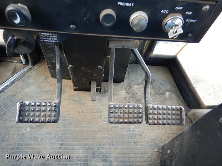 image for item DN5432 1989 Deutz Allis 9170  MFWD tractor